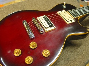 Gibson Les Paul - Body Crack Repair and Goldtop Refin