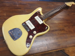 refinished Olympic White Fender Jazzmaster